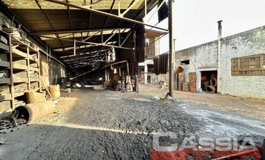 IMPORTANTE GALPON TIPO NAVE INDUSTRIAL O DEPOSITO DE 1020m2 CON OFICINAS