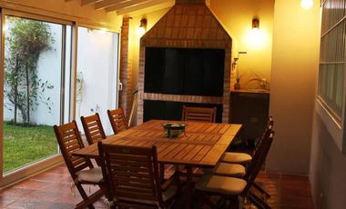 Impecable casa en Acassuso – Barrio Parque Aguirre