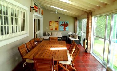 Impecable casa en Acassuso – Barrio Parque Aguirre