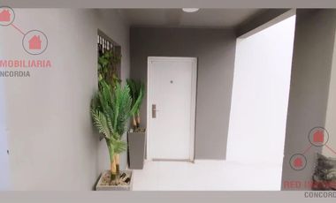 Casa en  impecable estado con cuatro dormitorios, dos baños, garaje, patio con pileta de natación