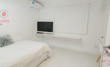 Casa en  impecable estado con cuatro dormitorios, dos baños, garaje, patio con pileta de natación