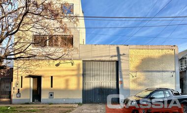 IMPORTANTE GALPON TIPO NAVE INDUSTRIAL O DEPOSITO DE 1020m2 CON OFICINAS