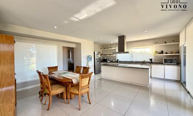 Casa en Venta en Haras Santa Maria Barrio Los Robles - 6 ambientes