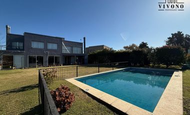 Casa en Venta en Haras Santa Maria Barrio Los Robles - 6 ambientes