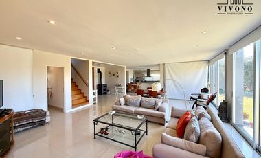 Casa en Venta en Haras Santa Maria Barrio Los Robles - 6 ambientes