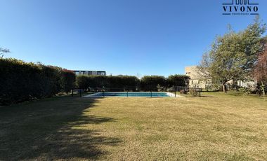 Casa en Venta en Haras Santa Maria Barrio Los Robles - 6 ambientes