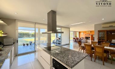 Casa en Venta en Haras Santa Maria Barrio Los Robles - 6 ambientes