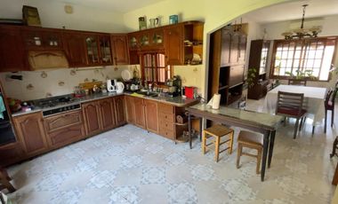 VENTA CASA 6 AMBIENTES EN CARAPACHAY