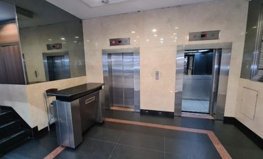 OFICINA EN VENTA . GALERIA LA FAVORITA