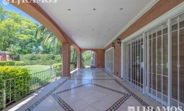 Casa en alquiler de 5 dormitorios en  La Horqueta