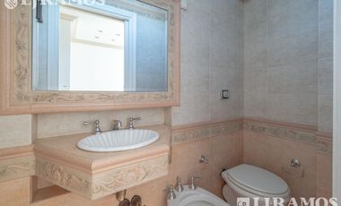 Casa en alquiler de 5 dormitorios en  La Horqueta