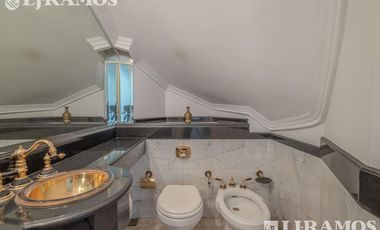 Casa en alquiler de 5 dormitorios en  La Horqueta