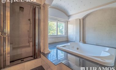 Casa en alquiler de 5 dormitorios en  La Horqueta