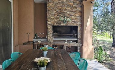 Casa en  alquiler verano en Barrio Las Glorietas, Nordelta, temporada completa 2026