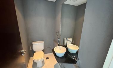 Departamento en venta, en Vte. Lopez, edifico full amenities, vigilancia permanente, cochera.