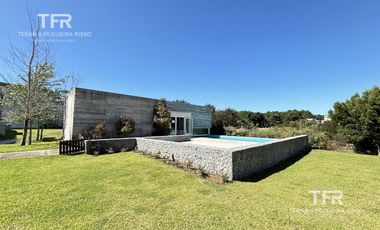 Costa Esmeralda – Venta · 3 Ambientes · Primer Piso con Balcón y Cochera