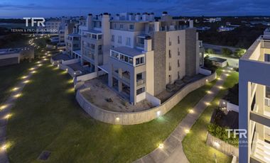 Costa Esmeralda – Venta · 3 Ambientes · Primer Piso con Balcón y Cochera