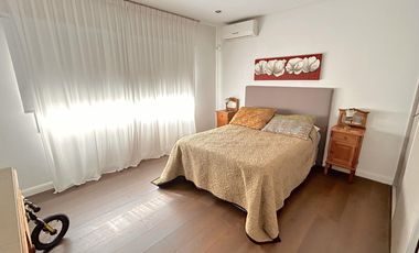 Excelente propiedad con Piscina a la Venta en Fincas Dos