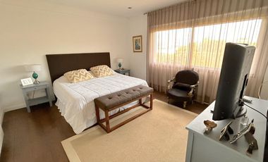 Excelente propiedad con Piscina a la Venta en Fincas Dos