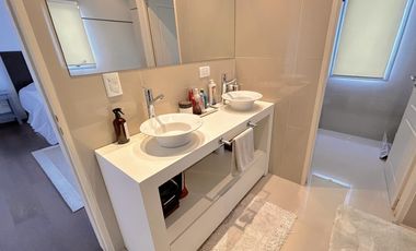 Excelente propiedad con Piscina a la Venta en Fincas Dos