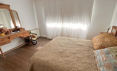 Excelente propiedad con Piscina a la Venta en Fincas Dos