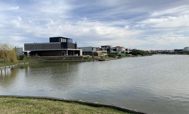 Lote al lago central Barrio Virazon Nordelta
