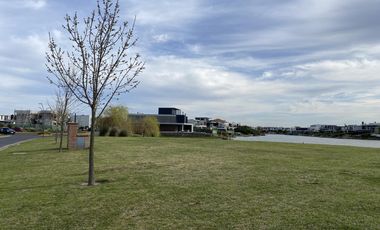 Lote al lago central Barrio Virazon Nordelta