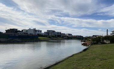 Lote al lago central Barrio Virazon Nordelta