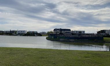 Lote al lago central Barrio Virazon Nordelta