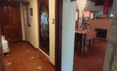 Dos viviendas independientes con quincho