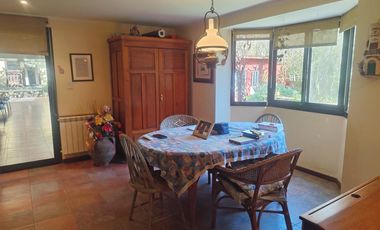 Dos viviendas independientes con quincho