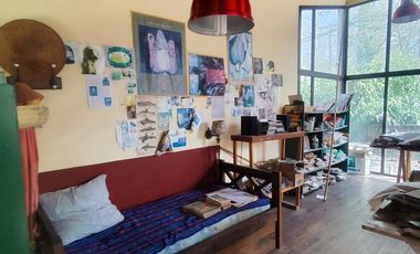 Dos viviendas independientes con quincho