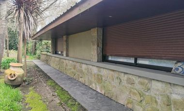 Dos viviendas independientes con quincho