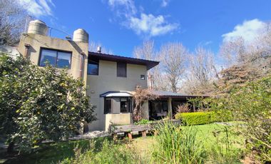 Dos viviendas independientes con quincho