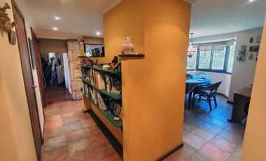 Dos viviendas independientes con quincho