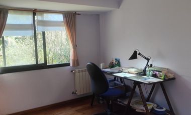 Dos viviendas independientes con quincho