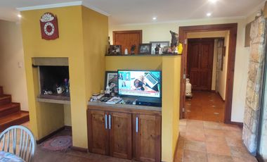 Dos viviendas independientes con quincho