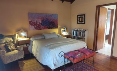 Dos viviendas independientes con quincho