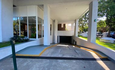 Departamento en Acassuso  3 Dorm y dependencia, vista hipodromo