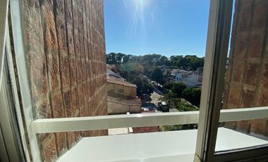 Departamento en Acassuso  3 Dorm y dependencia, vista hipodromo