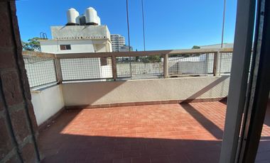 Departamento en Acassuso  3 Dorm y dependencia, vista hipodromo