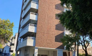 Departamento en Acassuso  3 Dorm y dependencia, vista hipodromo