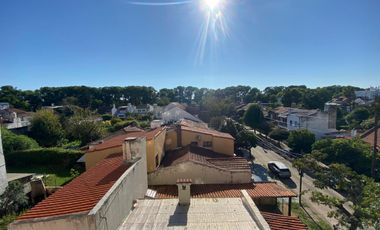 Departamento en Acassuso  3 Dorm y dependencia, vista hipodromo