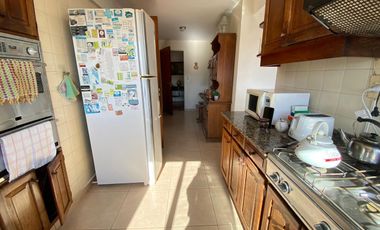 Departamento en Acassuso  3 Dorm y dependencia, vista hipodromo