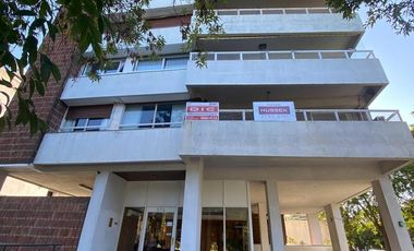 Departamento en Acassuso  3 Dorm y dependencia, vista hipodromo