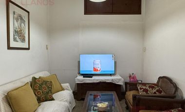 Venta de Casa de 3 dormitorios con pileta y parque, apta crédito sobre Av. Constitución, Luján.