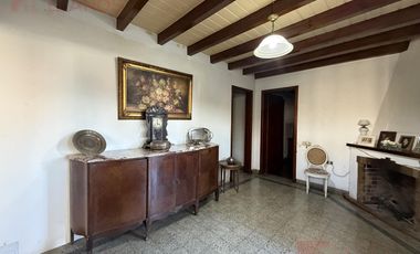 Venta de Casa de 3 dormitorios con pileta y parque, apta crédito sobre Av. Constitución, Luján.