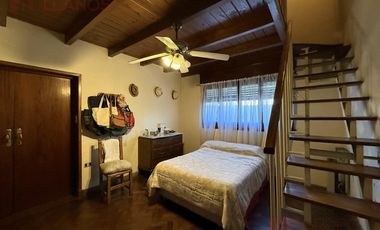 Venta de Casa de 3 dormitorios con pileta y parque, apta crédito sobre Av. Constitución, Luján.