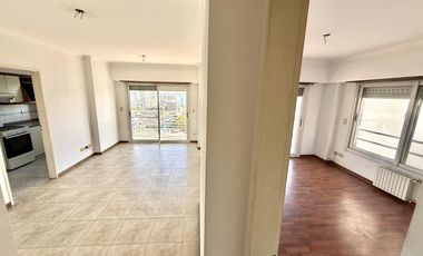 Departamento Dos Ambientes con cochera a metros de la estación de Lomas de Zamora