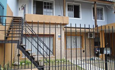 VENTA CASA MULTIFAMILIAR EN VILLA ADELINA